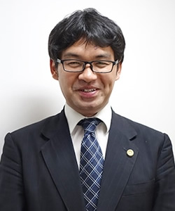 草薙篤弁護士の写真